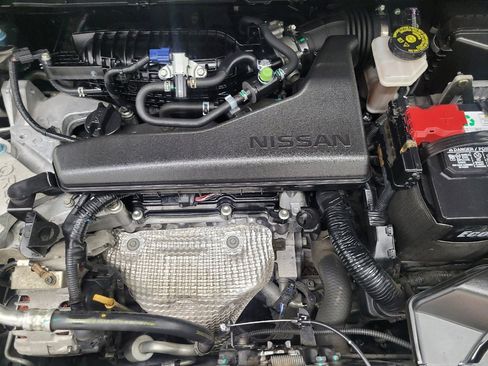 Used 2018 Nissan Rogue SV AWD/4WD image 30