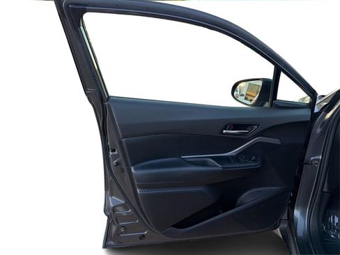 Used 2020 Toyota C-HR LE image 20