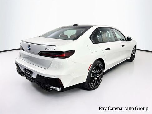 Used 2023 BMW 760i xDrive AWD/4WD image 7