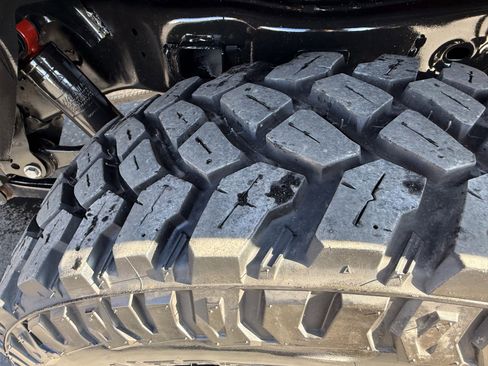 Used 2024 Jeep Gladiator Sport image 28