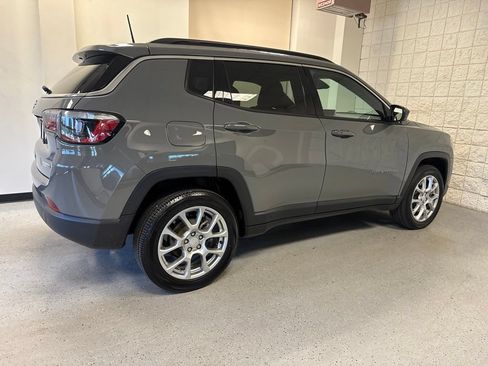 Used 2023 Jeep Compass Latitude AWD/4WD image 22