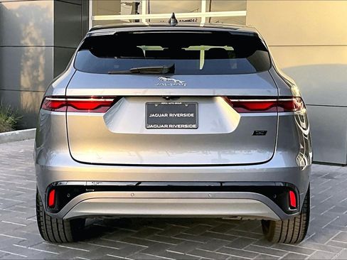Used 2026 Jaguar F-PACE R-Dynamic S image 4
