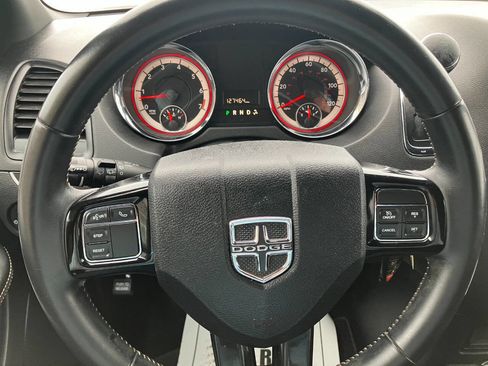 Used 2017 Dodge Grand Caravan SE image 18