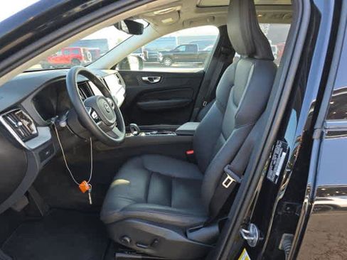 Used 2025 Volvo XC60 B5 Plus AWD/4WD image 4