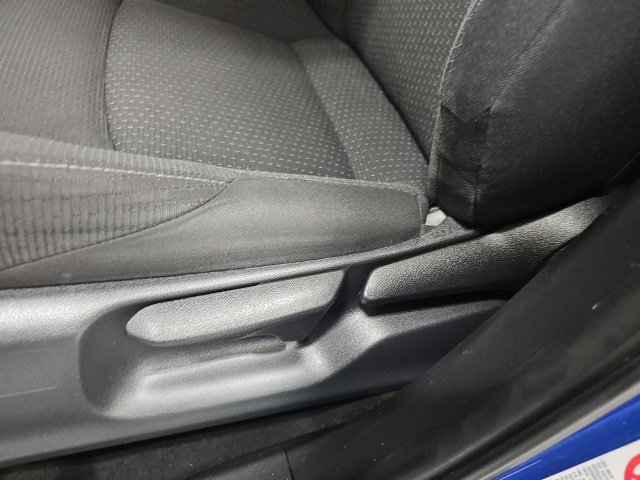 Used 2018 Toyota C-HR XLE FWD image 16