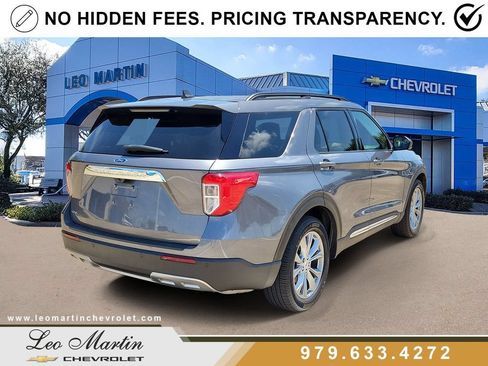 Used 2023 Ford Explorer XLT w/ Equipment Group 202A RWD image 3