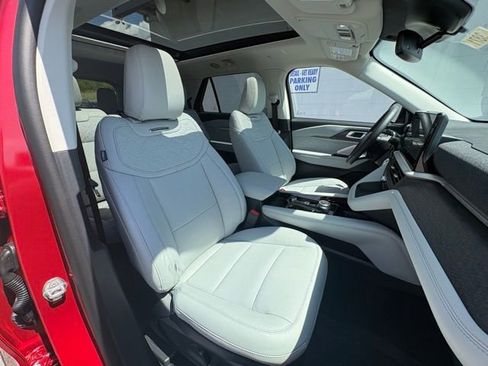 New 2026 Ford Explorer Platinum image 31