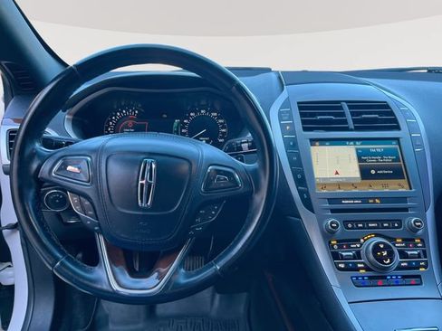 Used 2017 Lincoln MKZ Reserve FWD image 17