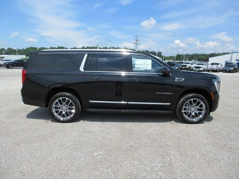 New 2026 GMC Yukon XL Elevation w/ Elevation Premium Package AWD/4WD image 3