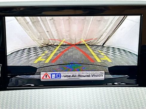 Used 2017 Aston Martin Vanquish Volante image 15