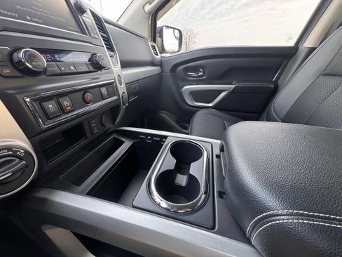 Used 2017 Nissan Titan PRO-4X image 23