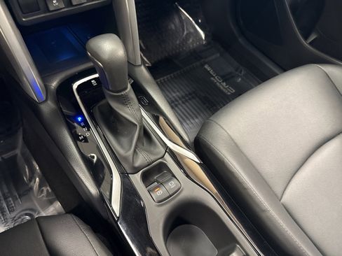 Used 2023 Toyota Corolla Cross XLE w/ Convenience Package image 34