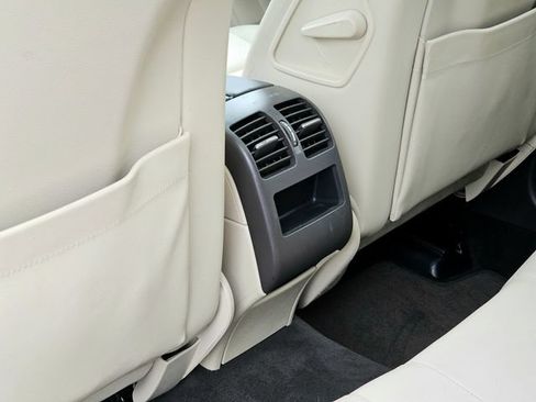Used 2015 Mercedes-Benz GLK 350 4MATIC image 26