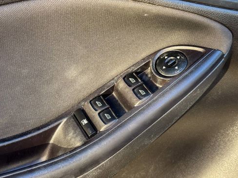 Used 2016 Ford Focus SE w/ Reverse Sensing Package image 22