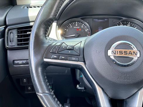 Used 2017 Nissan Rogue Sport SL FWD image 19