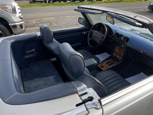 Used 1987 Mercedes-Benz 560 SL image 18