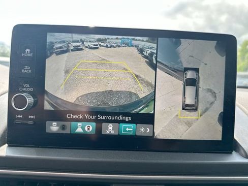 Used 2023 Honda Pilot Elite image 18