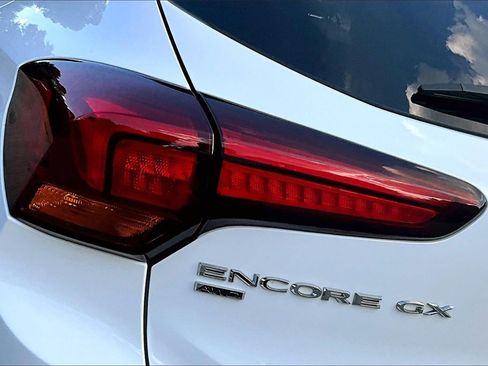 Certified 2022 Buick Encore GX Essence w/ Advanced Technology Package image 21