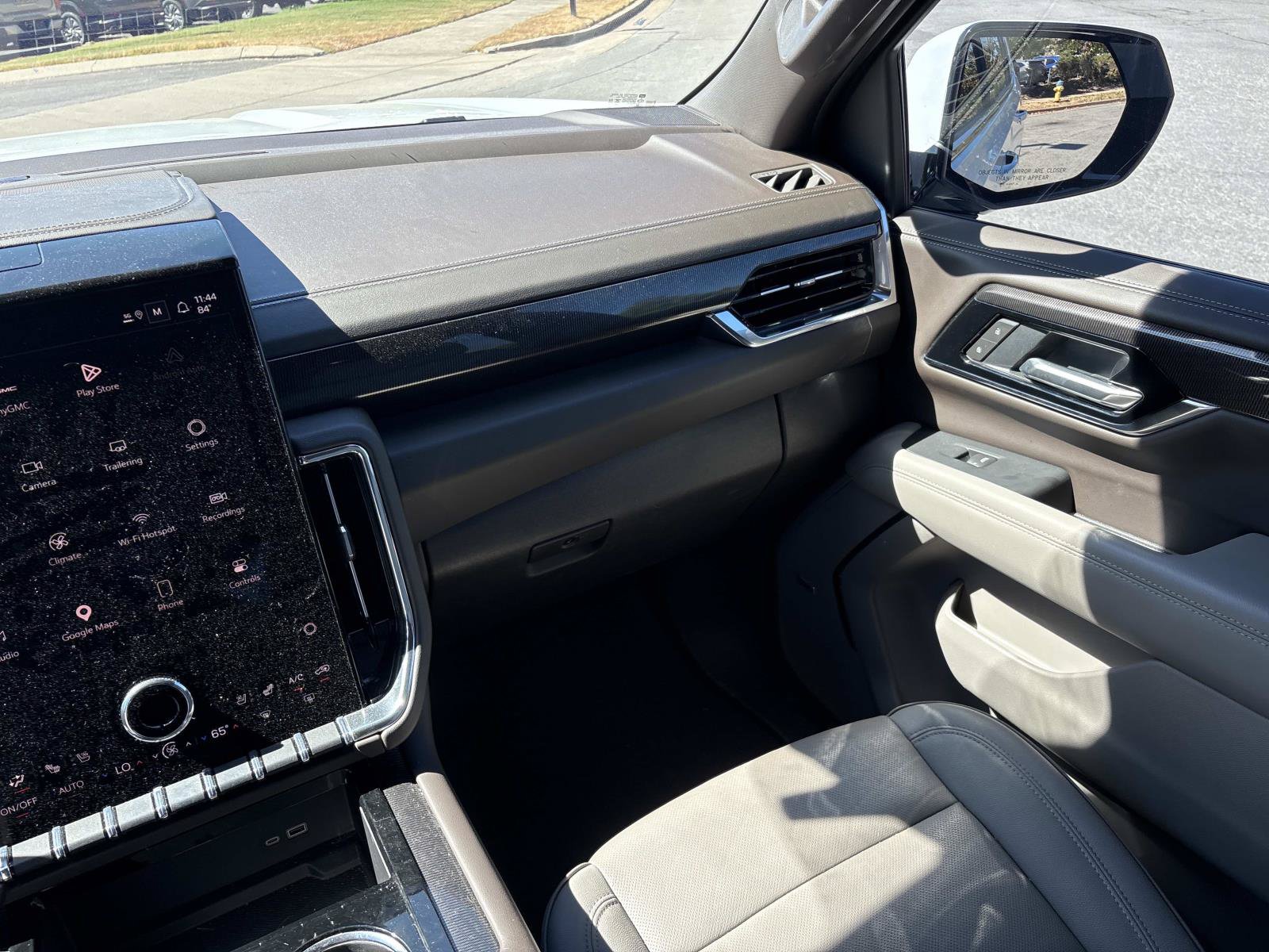 Used 2026 GMC Yukon Elevation w/ Elevation Premium Package AWD/4WD image 28