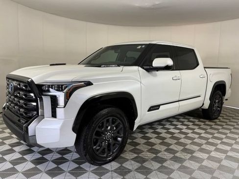 Used 2023 Toyota Tundra Platinum AWD/4WD image 3