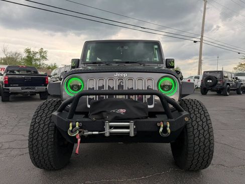 Used 2018 Jeep Wrangler Unlimited Sahara image 11