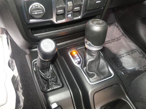 Used 2022 Jeep Wrangler Unlimited Sport AWD/4WD image 37