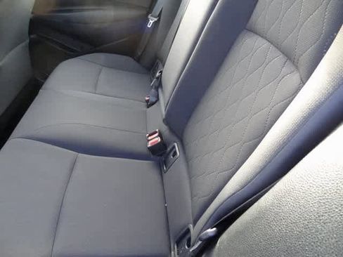 Used 2020 Toyota Corolla LE image 19