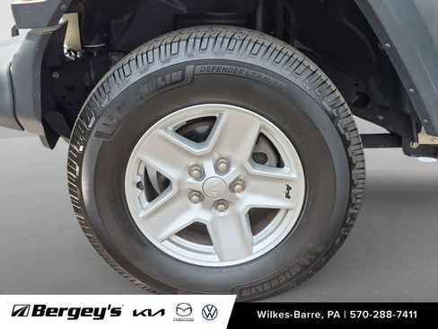 Used 2020 Jeep Gladiator Sport w/ Quick Order Package 24S AWD/4WD image 11