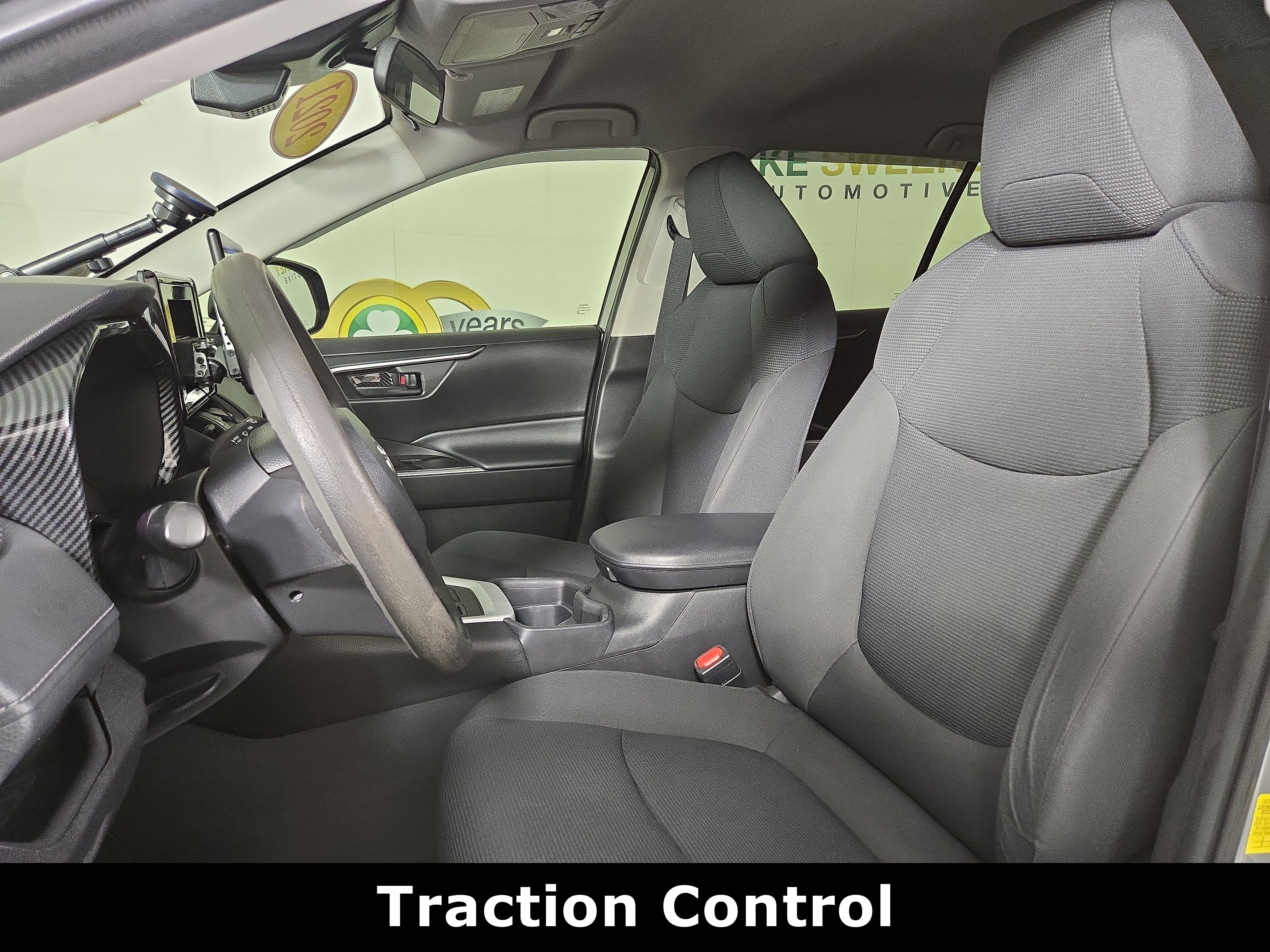 Used 2021 Toyota RAV4 LE FWD image 11