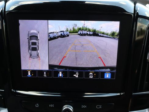 Used 2022 Chevrolet Traverse Premier AWD/4WD image 16