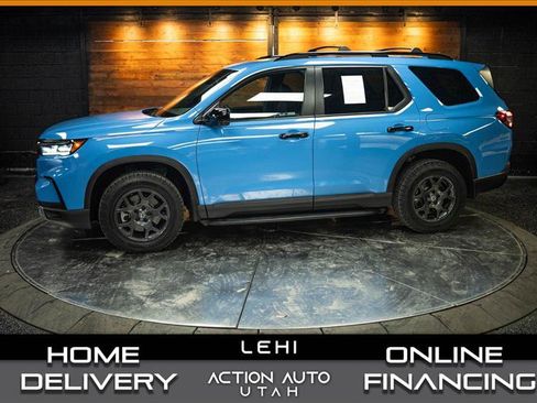 Used 2024 Honda Pilot TrailSport image 1