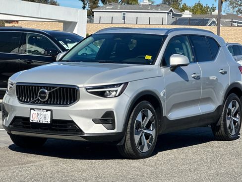 Certified 2023 Volvo XC40 B5 Plus w/ Protection Package Premier image 8