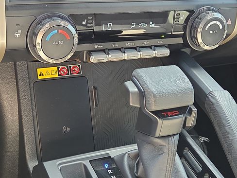 Used 2024 Toyota Tacoma TRD Off-Road w/ TRD Off Road Upgrade Package AWD/4WD image 19
