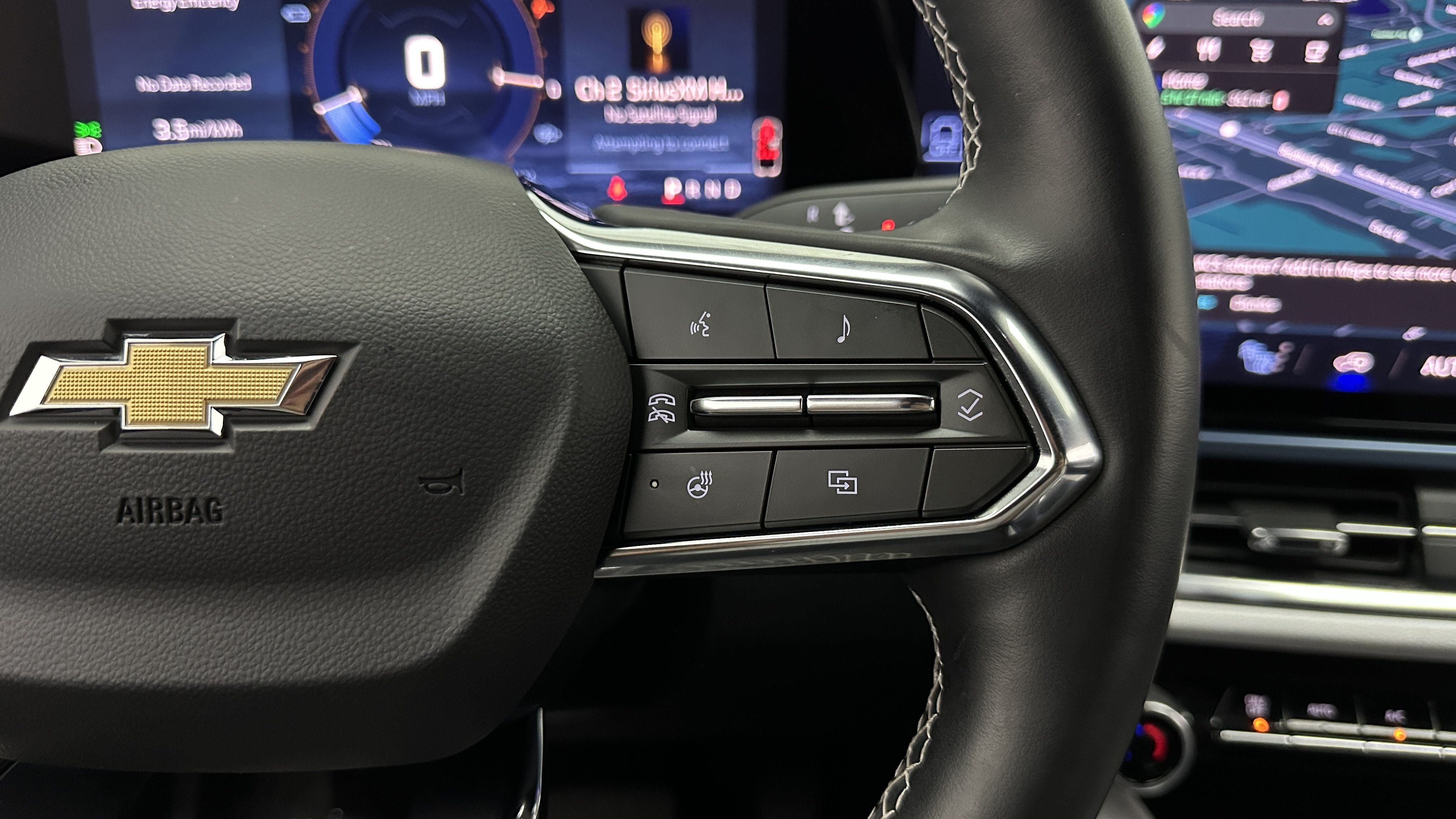 Used 2024 Chevrolet Equinox EV LT FWD image 27