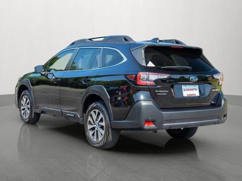 Used 2024 Subaru Outback Premium AWD/4WD image 5