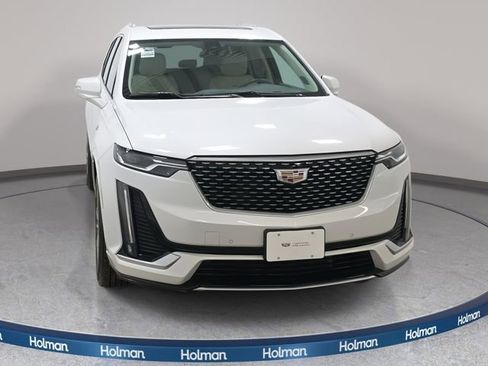 Used 2024 Cadillac XT6 Premium Luxury image 3