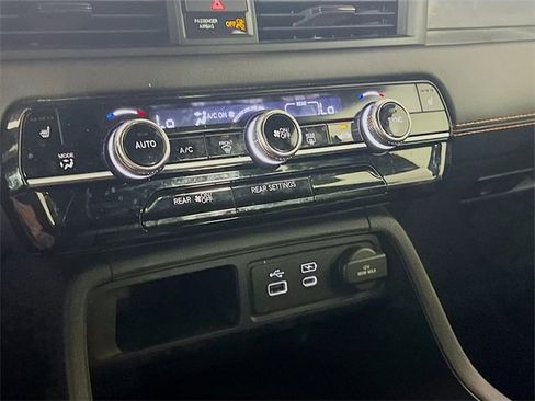 Certified 2025 Honda Pilot Sport image 15