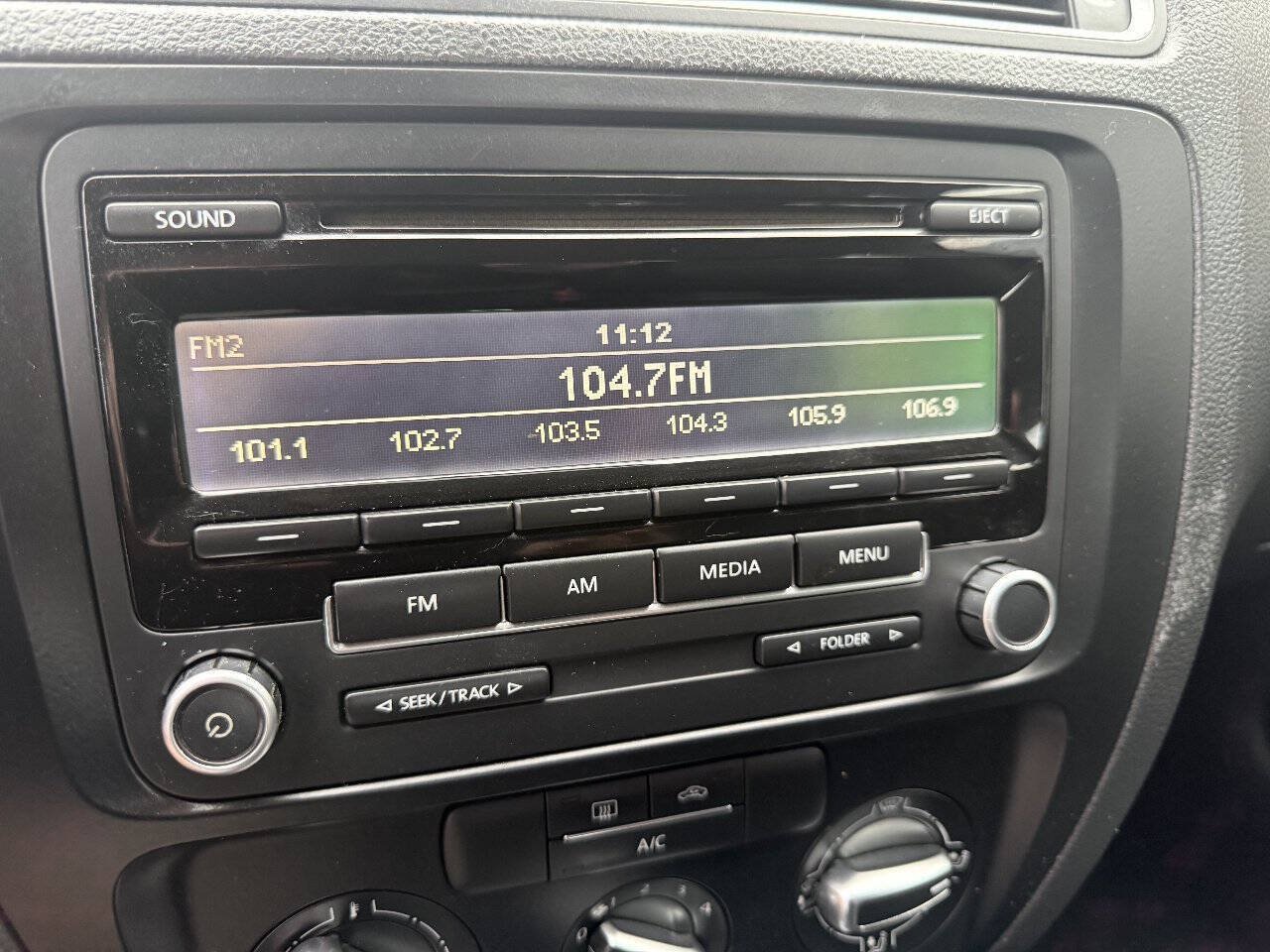 Used 2013 Volkswagen Jetta SE FWD image 19