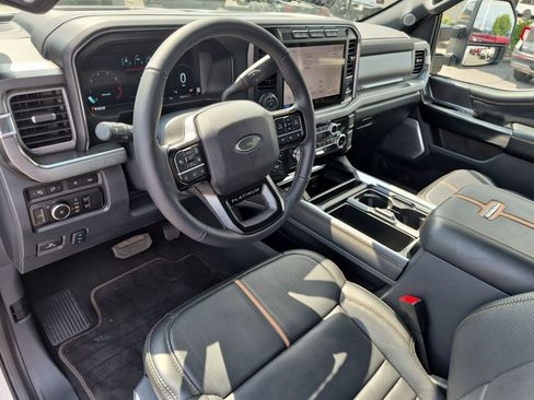 Used 2024 Ford F350 Platinum w/ FX4 Off-Road Package AWD/4WD image 17