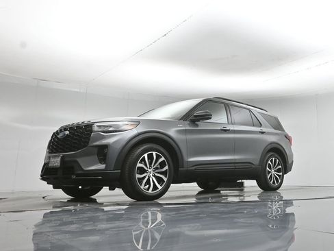 Used 2025 Ford Explorer ST-Line RWD image 50