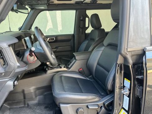 Used 2025 Ford Bronco Badlands AWD/4WD image 8