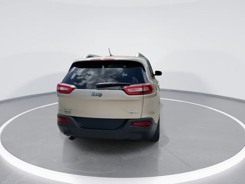 Used 2014 Jeep Cherokee Latitude AWD/4WD image 17
