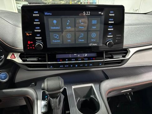 Used 2022 Toyota Sienna XSE FWD image 21
