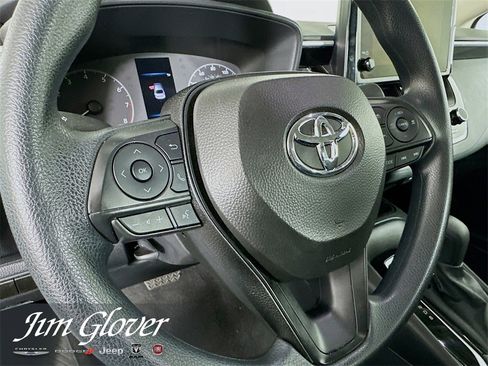 Used 2025 Toyota Corolla LE image 26
