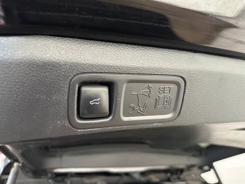 Used 2022 Ford Expedition Limited image 47