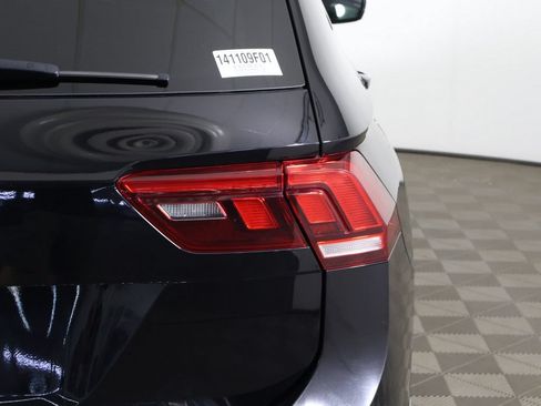 Used 2022 Volkswagen Tiguan SE FWD image 16