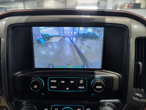 Used 2015 Chevrolet Silverado 2500 High Country w/ Duramax Plus Package image 10