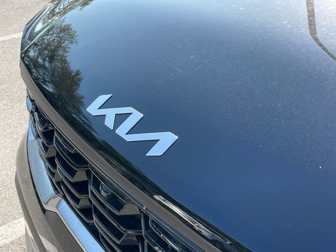 Certified 2025 Kia Sorento SX FWD image 4