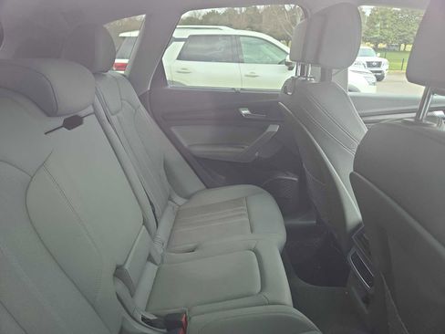 Used 2020 Audi Q5 Prestige w/ Prestige Package image 12