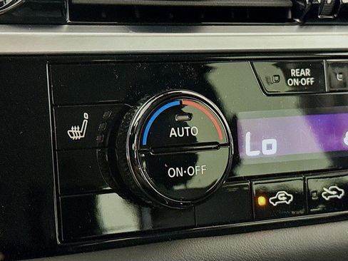 New 2025 Nissan Pathfinder SV w/ Black Appearance Package image 20